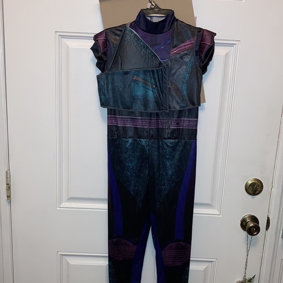 Descendants 3 MAL Halloween costume 2 pieces small (4-6x) - Picture 8 of 10